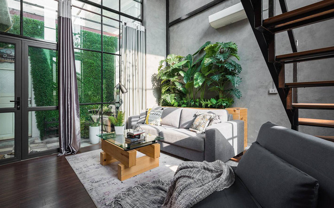 Cô nàng biến sân thượng cũ nát thành duplex 2 tầng sang xịn mịn, thiết kế bồn tắm lộ thiên cực bạo